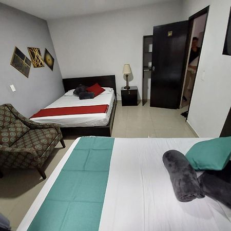 International Hotel Меделин Екстериор снимка
